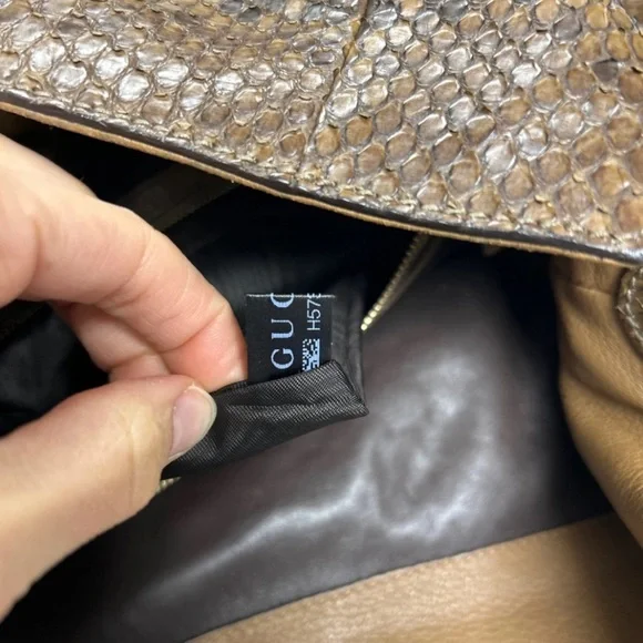 GUCCI Authentic Limited Edition Python Leather Handbag
UltraLuxury Design Piece - Picture 10 of 14